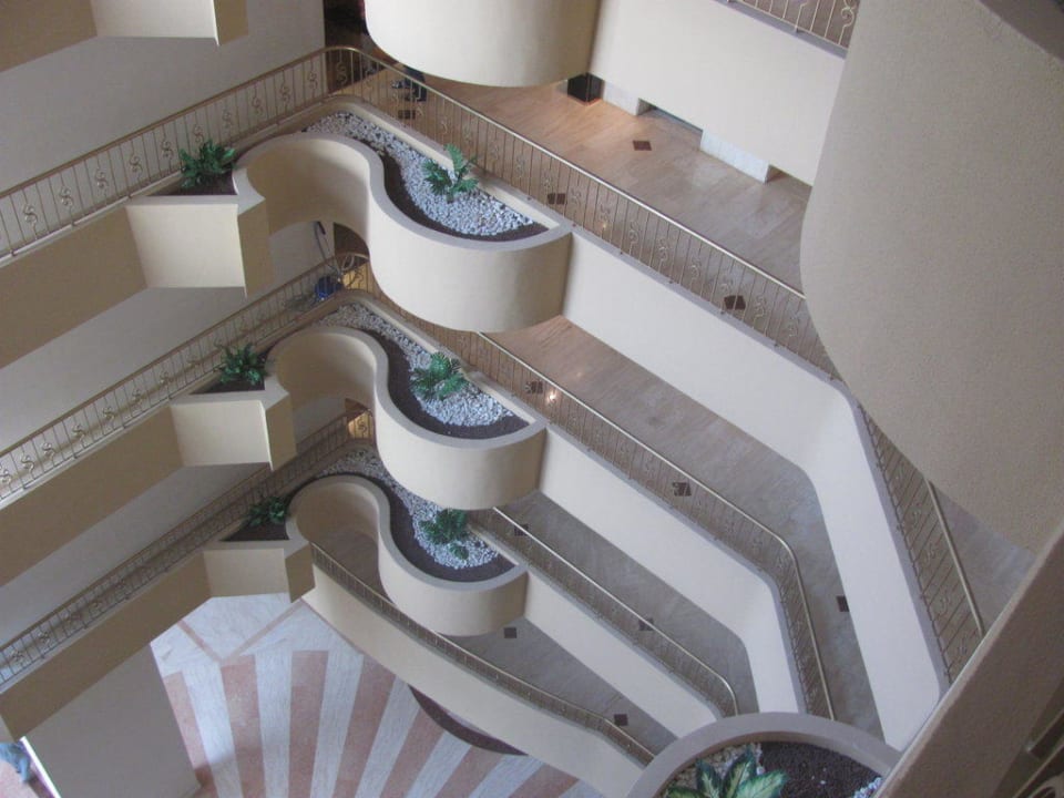 Aufgänge Akka Alinda Hotel