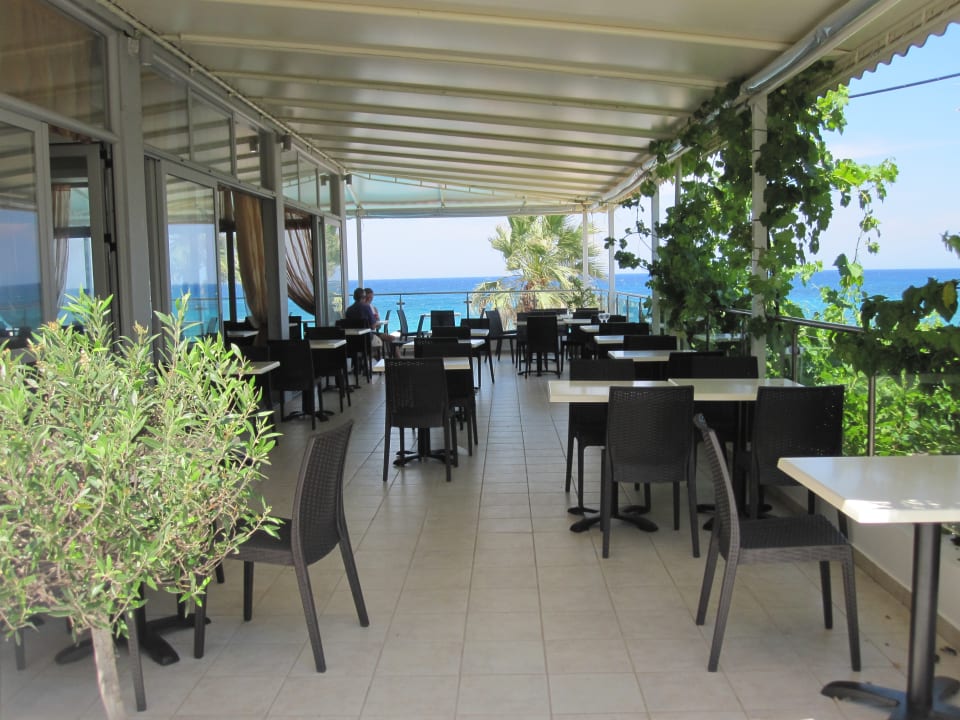 Schattige Speiseterrasse Hotel Belussi Beach