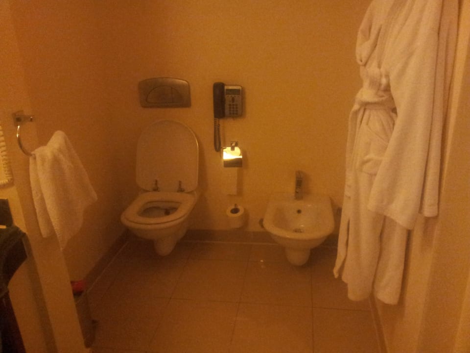 Sehr schönes bad Premier Le Reve Hotel & Spa