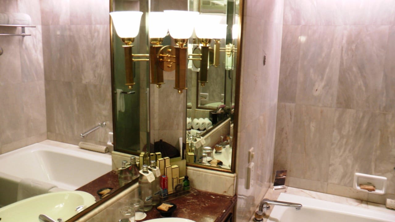 Blick in das stilvolle Bad Shangri-La Hotel, Bangkok