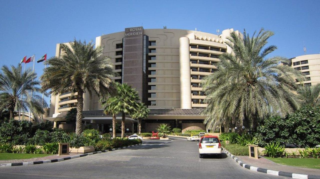 Entrance Le Royal Méridien Beach Resort & Spa Dubai