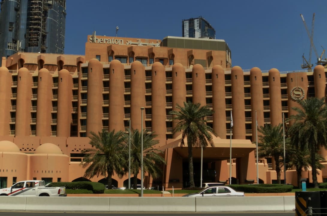Hotel von aussen Sheraton Hotel & Resort Abu Dhabi