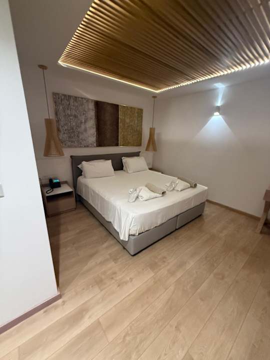 Zimmer Limanaki Beach Hotel