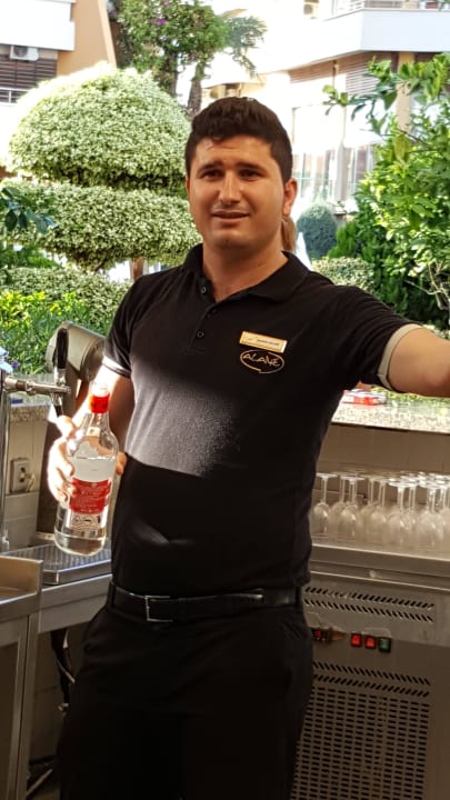 Murat an der Gardenbar Alaiye Resort & Spa