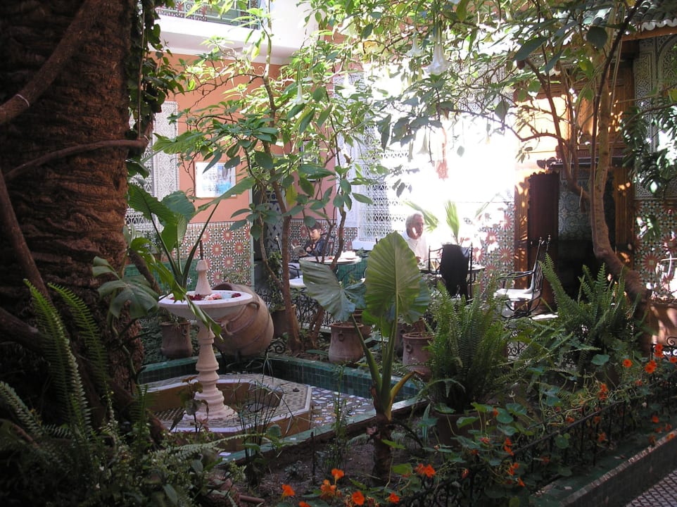 Innenhof Frühstück Hotel Le Gallia