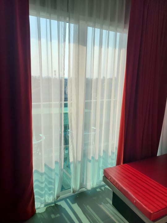 Zimmer Neon Pantong ex At Patong Hotel