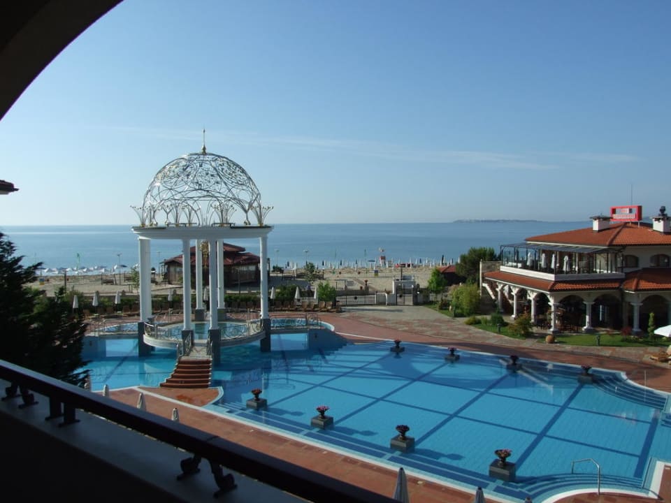 Pool Helena Sands Helena Sands