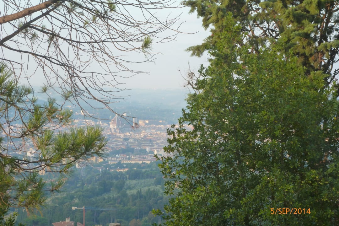 Blick vom Weg zum Pool Villa Le Rondini