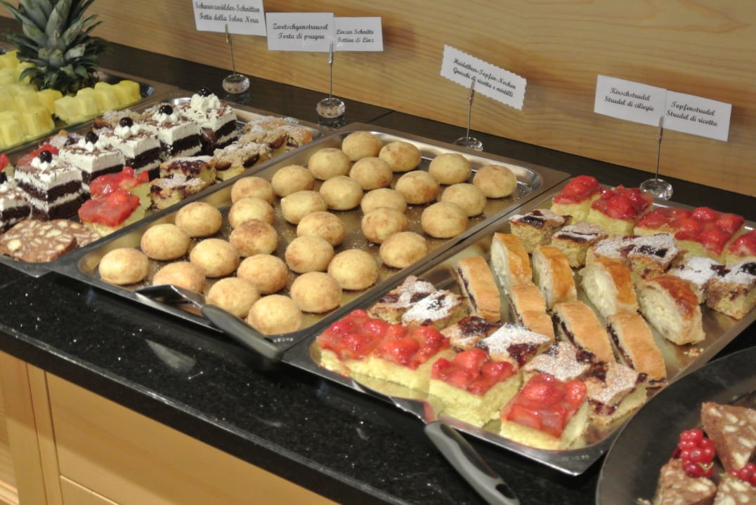 Dessertbuffet - täglich frisch! Hotel Wiesenhof Garden Resort