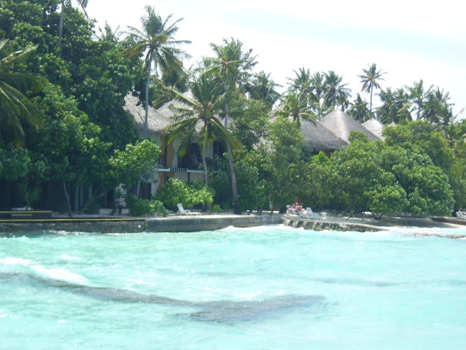 Strand bei Flut Adaaran Club Rannalhi - All Inclusive