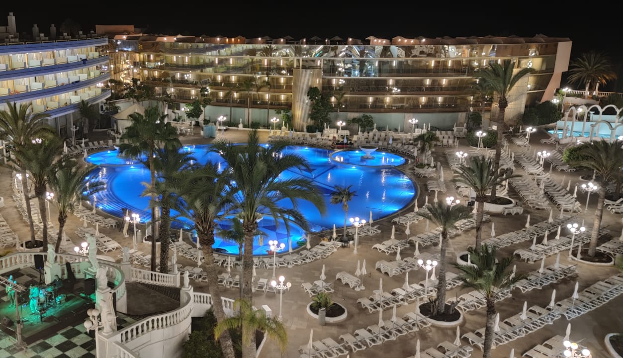 Pool Mediterranean Palace Hotel