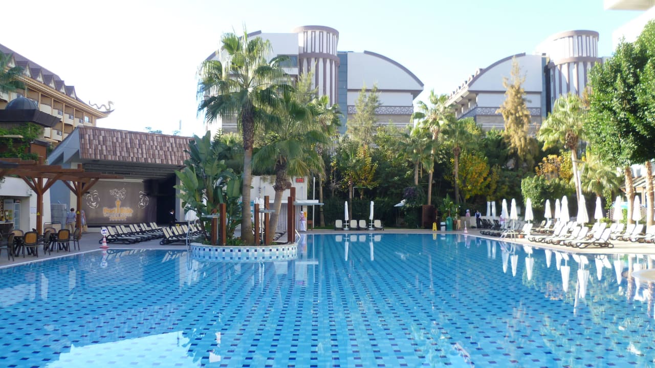 Überwiegend Schatten Port Side Resort Hotel