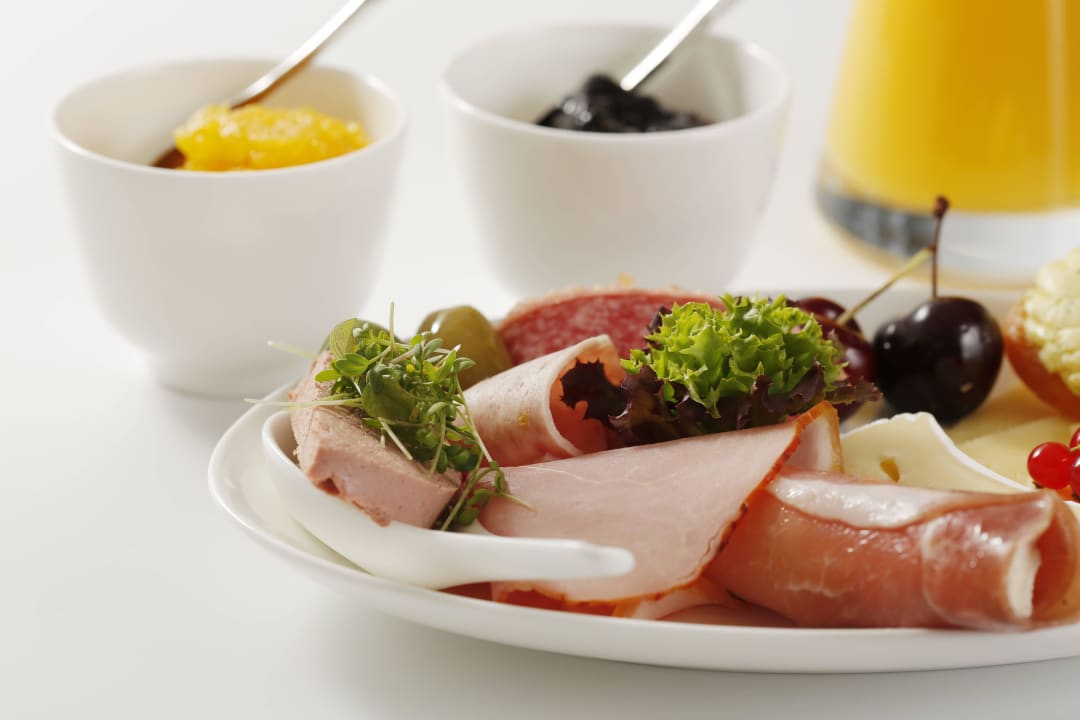 Frühstücksvariation mit hausgefertigten Marmeladen Hotel Strand No.1