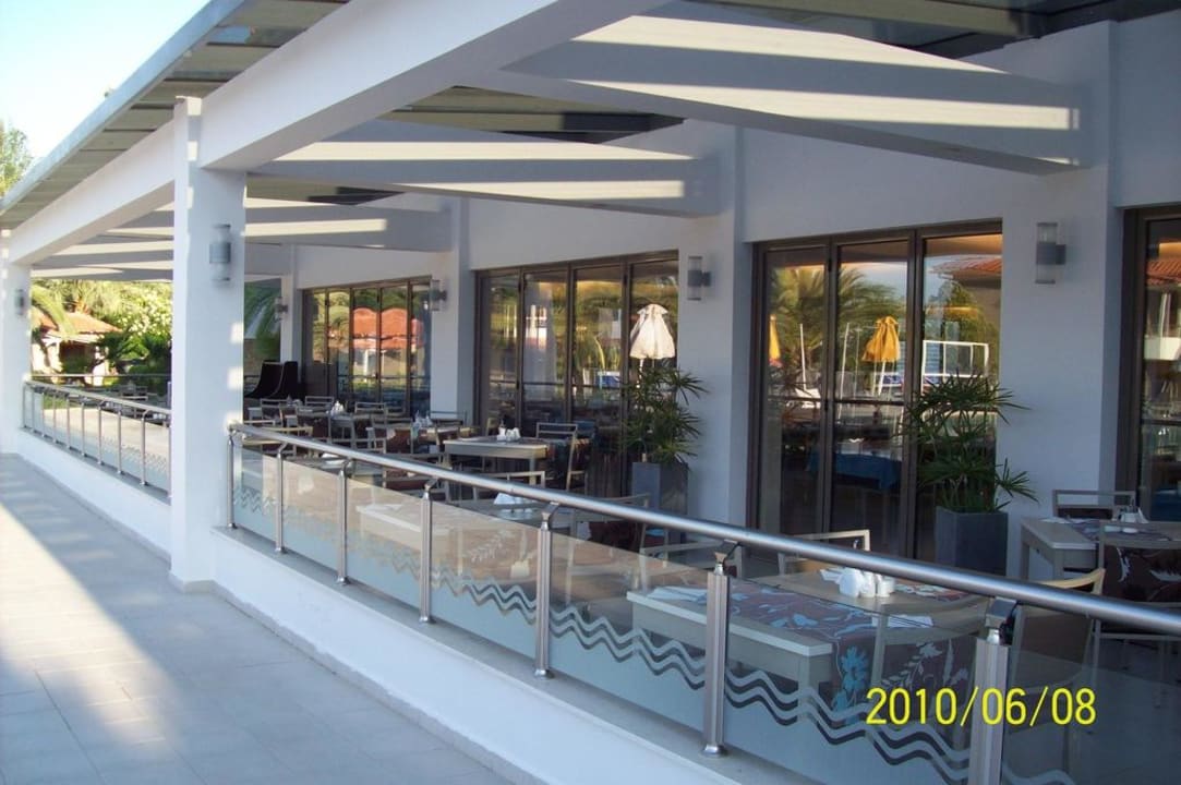 Aussenbereich Hotel Lagomandra Beach