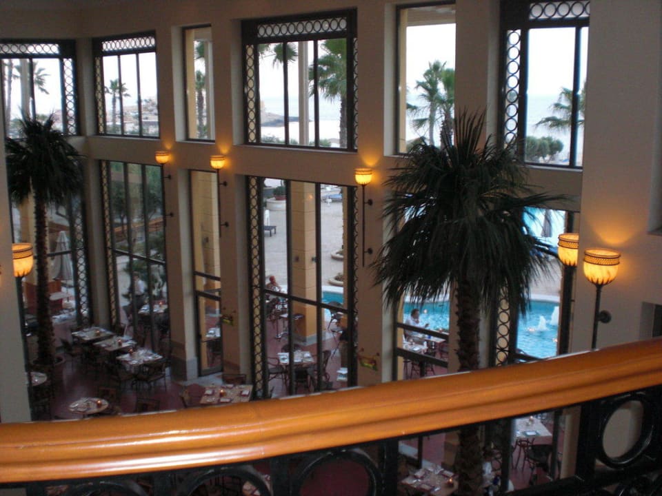 Fensterfront im Restaurant Hilton Malta