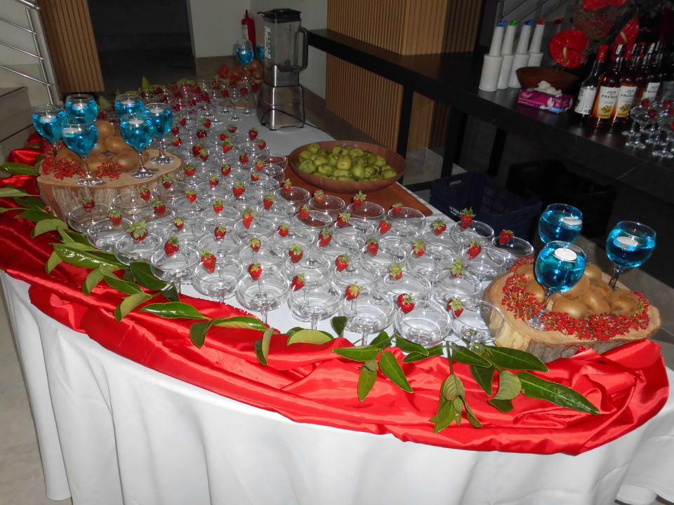 Gastro Iz Flower Side Beach Hotel