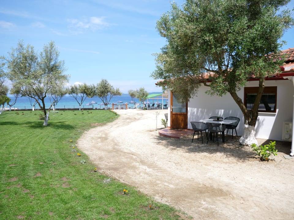 Gartenanlage Komitsa Luxury Apartments