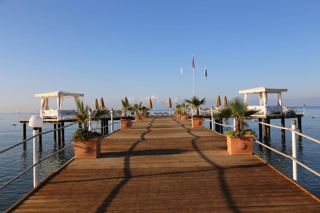 Strand Royal Wings Hotel