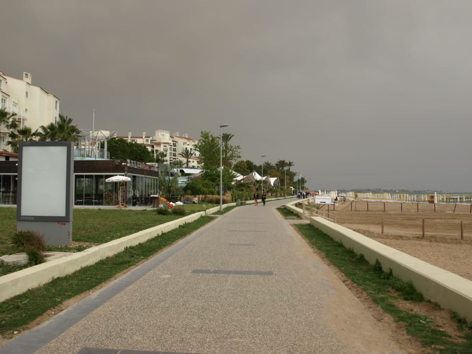 Strandpromenade PALOMA Perissia