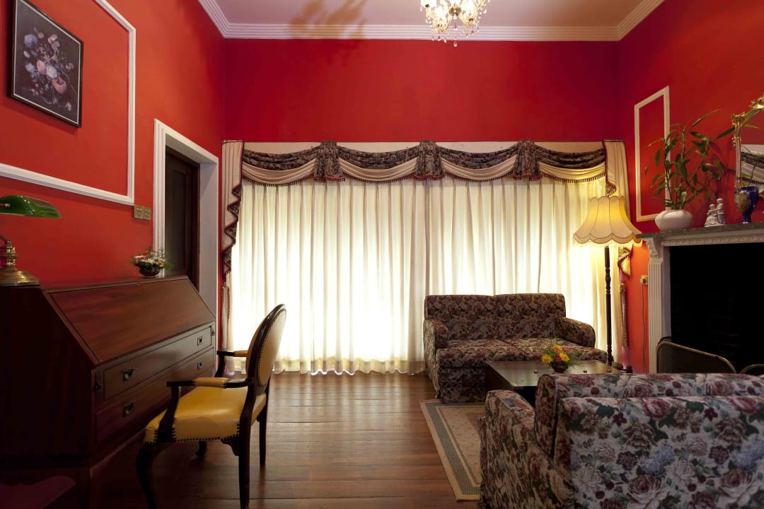 Highlander Scottish Suite - living area Hotel Hunas Falls by Amaya