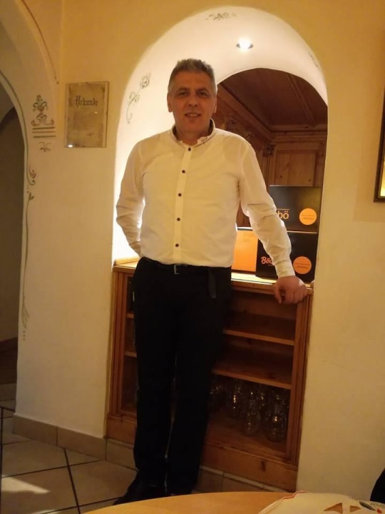 Er gehört auch zum Serviceteam Sporthotel Spögler