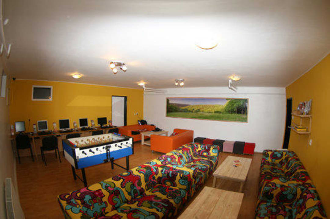 Common room Patio Hostel