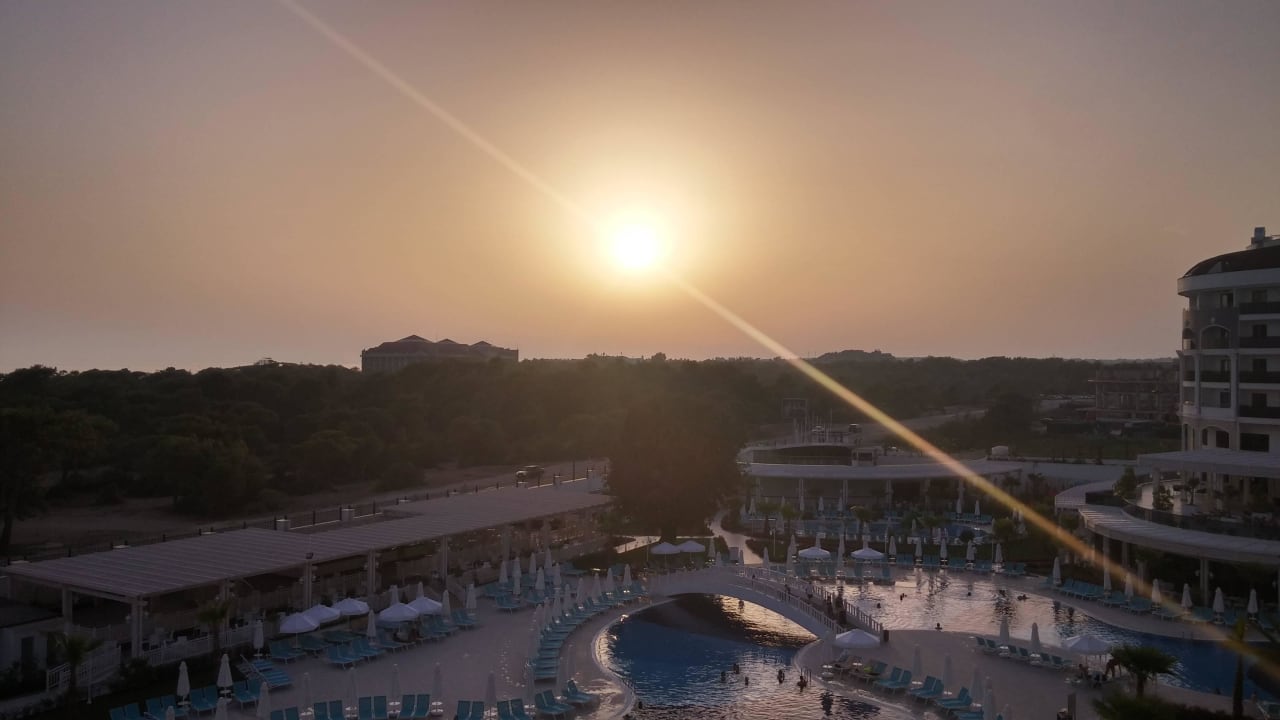 Aussicht aus Zimmer (Bild zur Sonne ausgerichtet) Diamond Premium Hotel & Spa