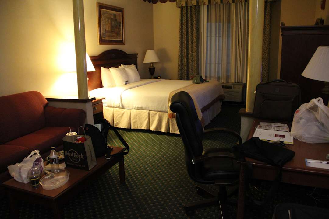 Blick ins Zimmer Hotel Comfort Suites Bakersfield