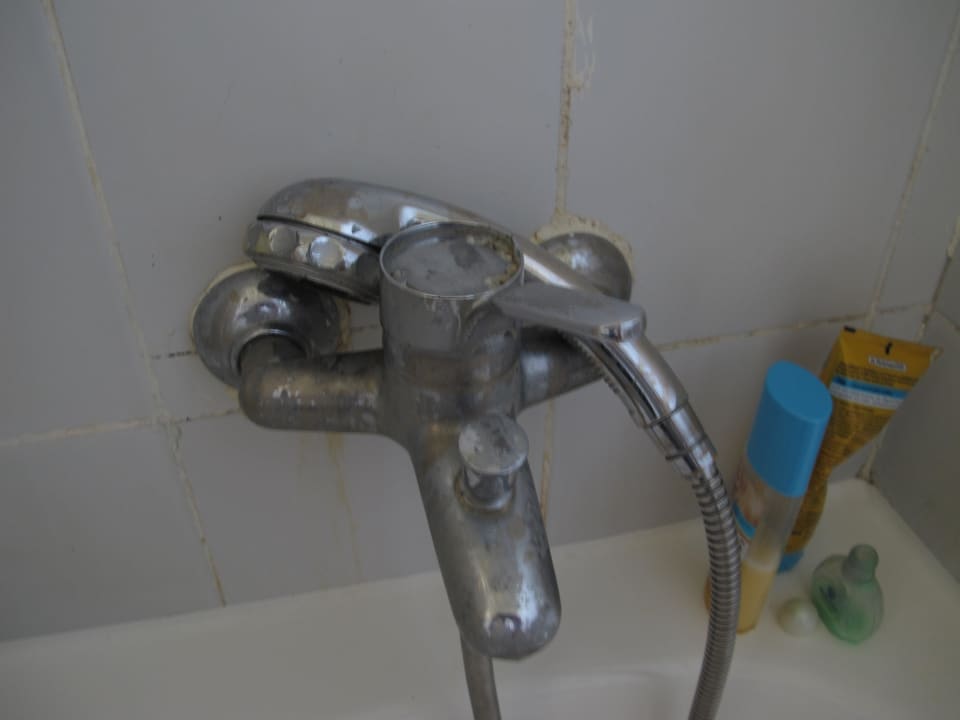 Verrostete und defekte Amatur The Grand Hotel Hurghada