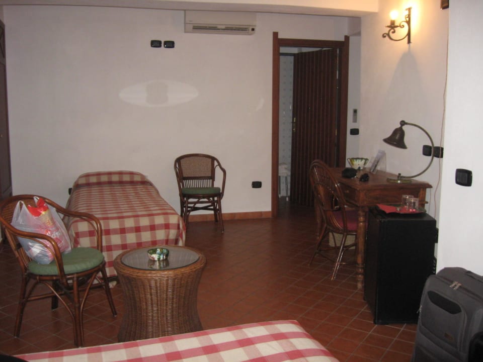 Geräumiges 3 Bett Zimmer  Hotel La Locandiera