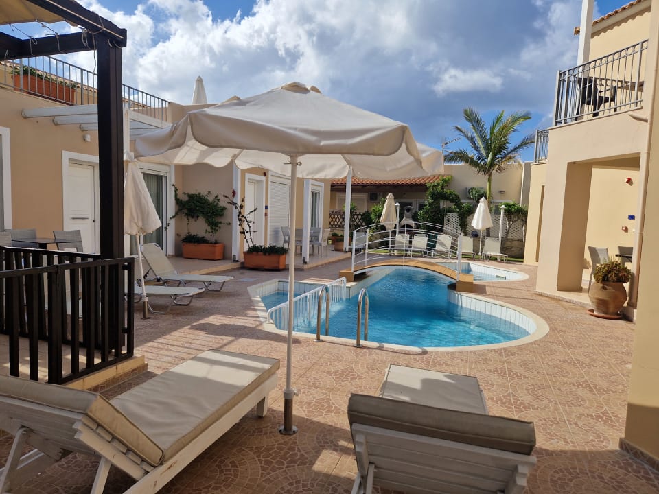 Pool Azure Beach Villas