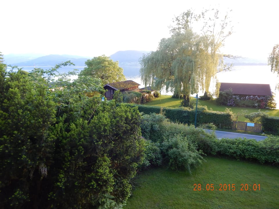 Auf den Attersee Strandhotel Weyregg