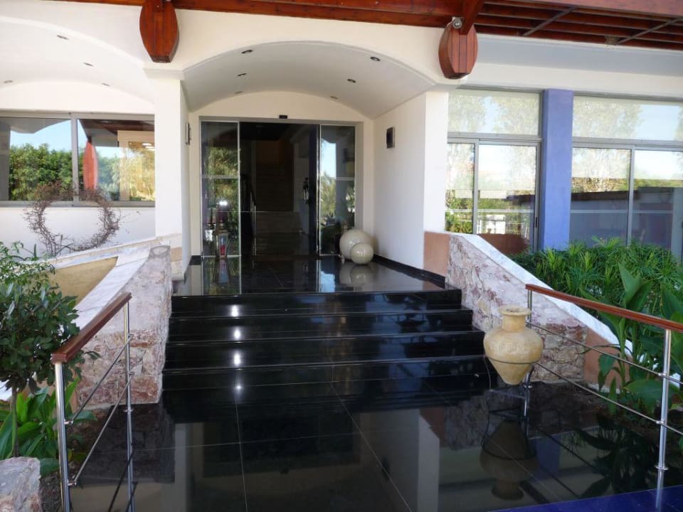 Eingang zum Restaurant All Senses Ocean Blue Sea Side Resort & Spa