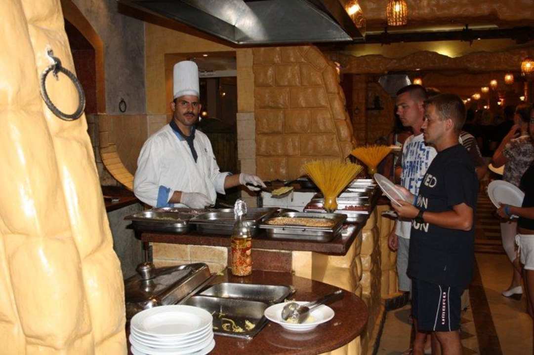 Pasta-Station Pickalbatros Alf Leila Wa Leila Resort - Neverland Hurghada