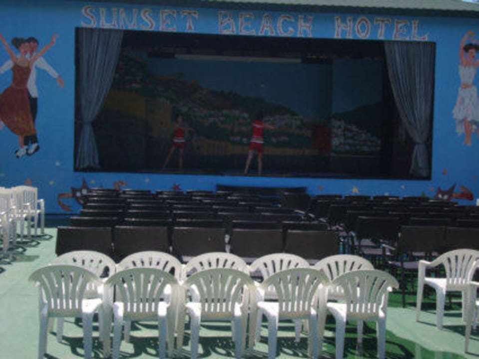 Animation Senza Sunset Beach Hotel