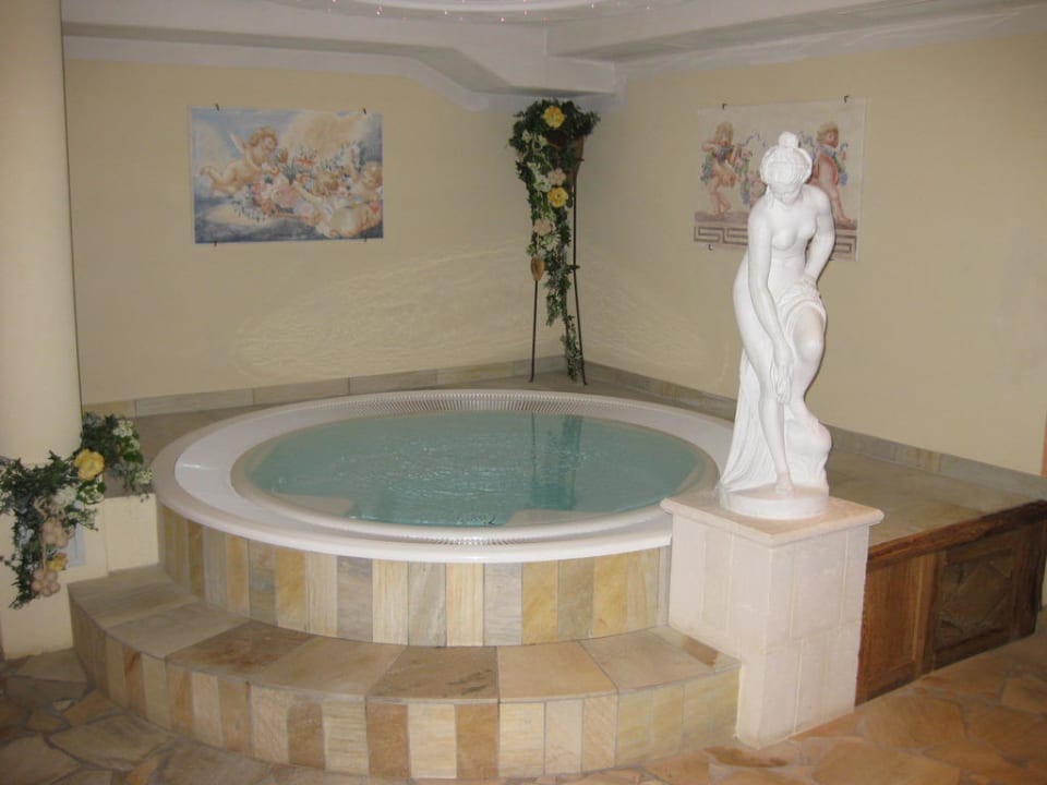 Whirlpool Hotel Belaval