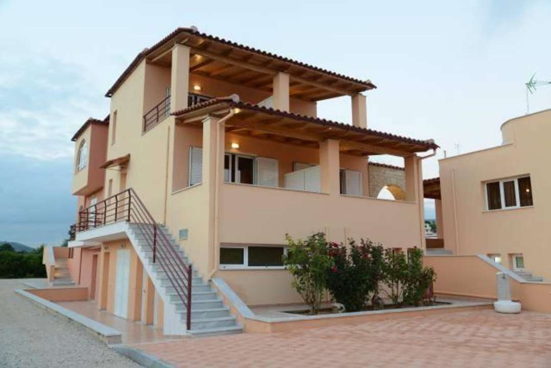 Exterior View Hotel Maria's Filoxenia Suites