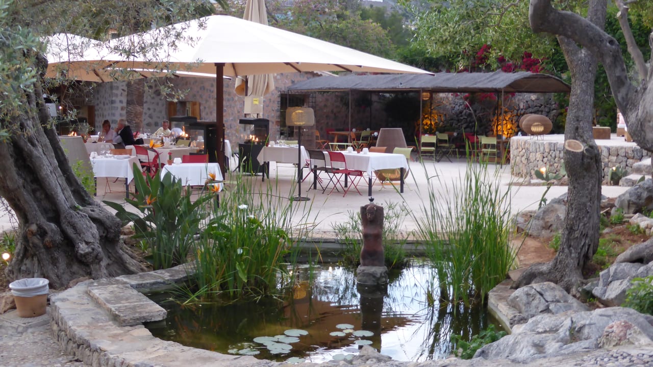 Restaurant Hotel Es Port