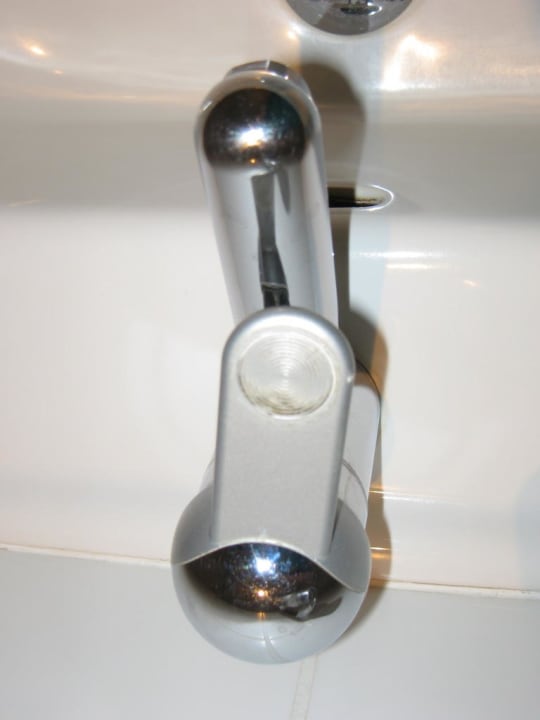 Armatur im WC Juniorsuite Seehotel Großherzog von Mecklenburg
