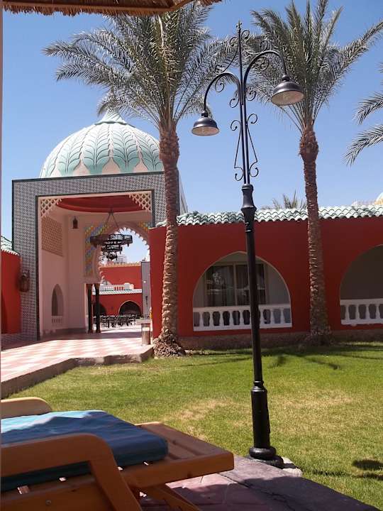 Von Kinderpool aus Pickalbatros Alf Leila Wa Leila Resort - Neverland Hurghada