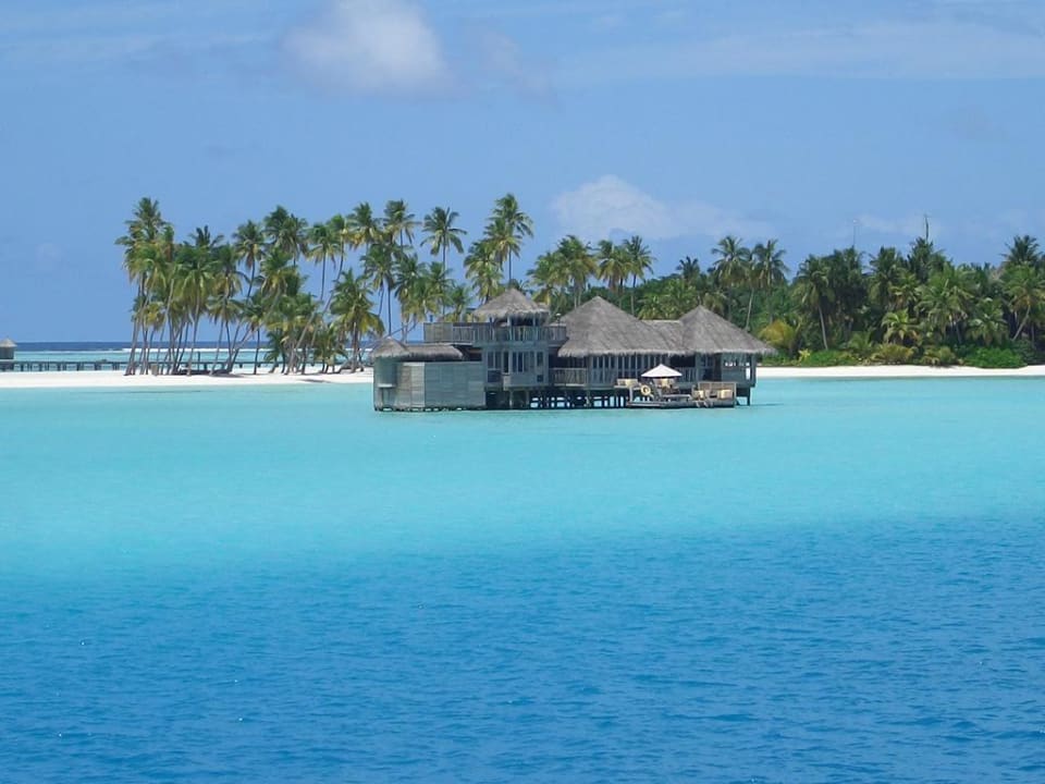 Wasserbungalows aus der Meeresperspektive Gili Lankanfushi Resort