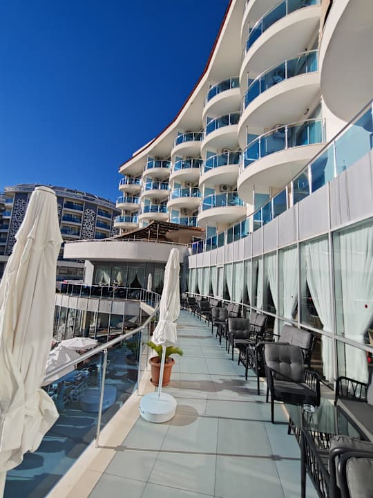 Außenansicht Narcia Resort Side