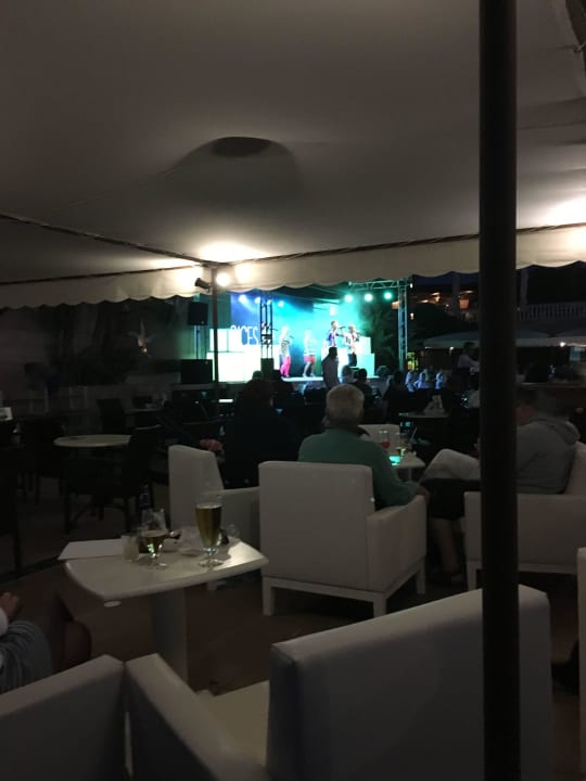 Beim täglichen Abendprogramm, sehr gemütlich Iberostar Selection Albufera Park