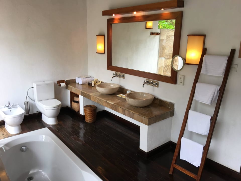 Halboffenes Badezimmer Palm Beach Resort & Spa Maldives