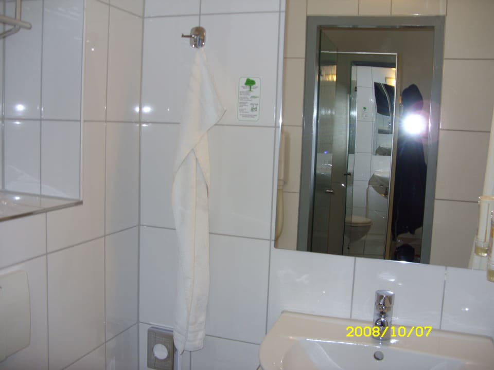 Bad/WC PLAZA INN Hamburg Moorfleet