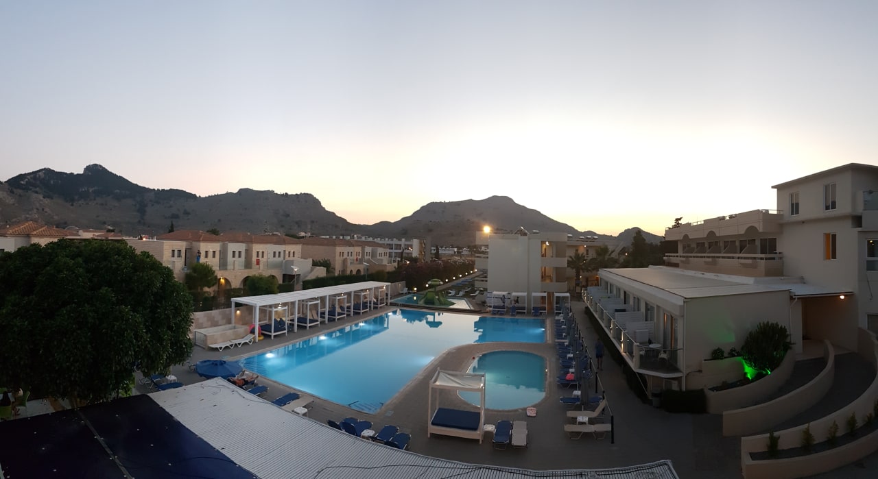 Pool Delfinia Resort