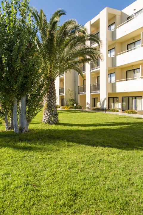 Gartenanlage Blue Sea Holiday Village