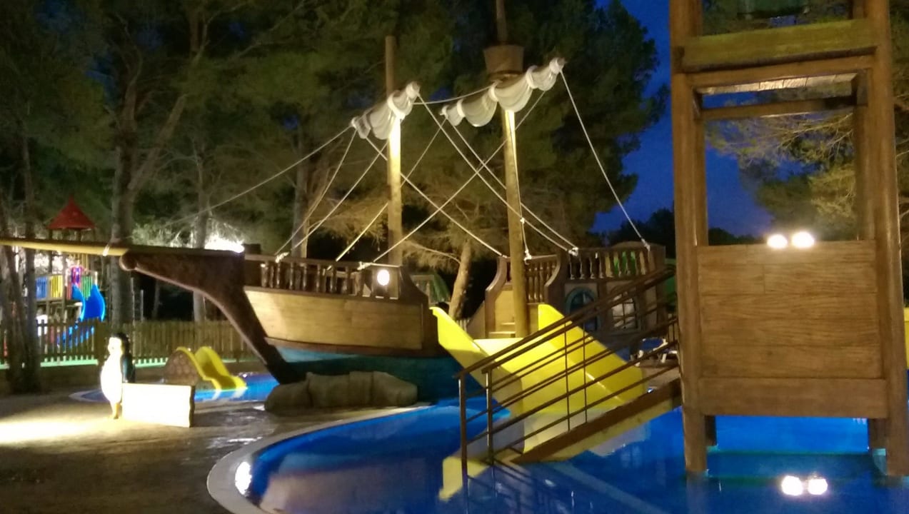Kinderpool by Night Valentin Grand Park Suite Hotel