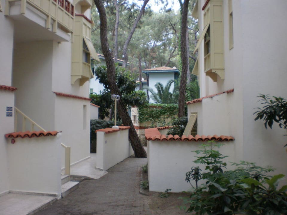 Zwischen den Häusern. Ulusoy Kemer Holiday Club