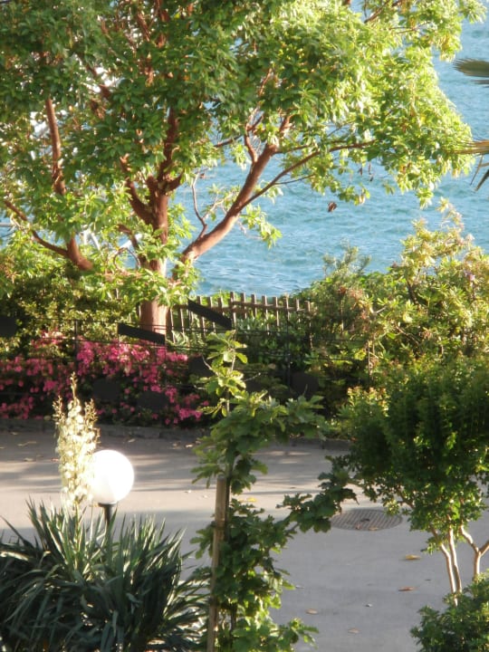 Vue des quais de Montreux depuis la chambre Royal Plaza Montreux